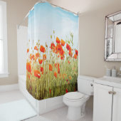 Auf dem Feld nahe Pappchen. Wilde Blume im Frühlin Duschvorhang (Beispiel)