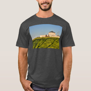 Auf dem Hügel T-Shirt