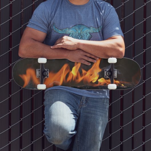 Auf dem Skateboarddeck "Hot Flames" (Außenbereich 3)