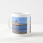 Auf dem Strand in Rockport spielen, MA Kaffeetasse (Vorderseite Links)
