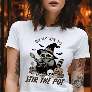 Auf dem Weg zum Rühren des Topfes Vintage-Waschbär T-Shirt