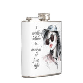 auf den ersten Blick verärgert Flachmann (Rechts)