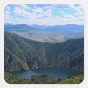 Auf den Gunnison River hinabblickend Quadratischer Aufkleber