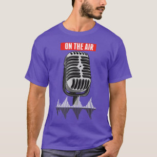 Auf der Air Podcast Mikrofon Radio Show Host DJ T-Shirt