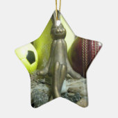 Auf der anderen Seite Pitch & Crease: Fußball-Cric Keramikornament (Links)