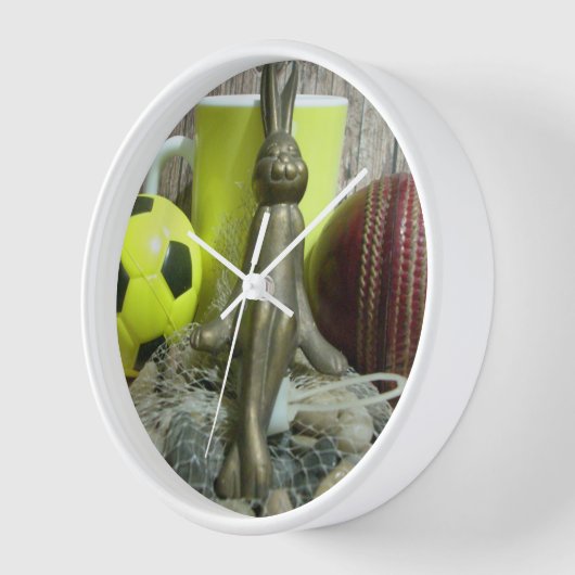 Auf der anderen Seite Pitch & Crease: Fußball-Cric Wanduhr (Winkel)