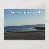 Auf der anderen Straßenseite von Newport, Rhode Is Postkarte (Vorderseite)