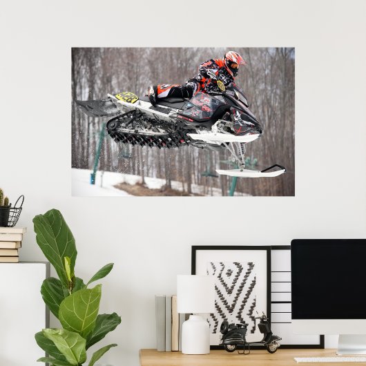 Auf der Attack Snowmobile Print Poster (Heimbüro)