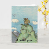 Auf der Bergspitze thront ein sonniger Cartoon. Karte (Gelbe Blume)