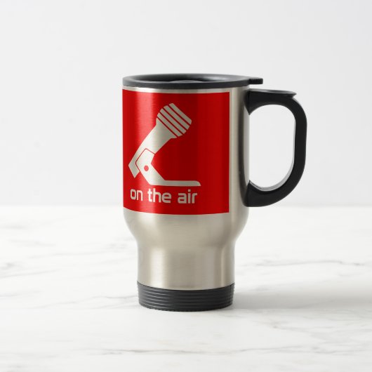 Auf der Flugzeugverkehr-Tasse (rot) Reisebecher (Rechts)
