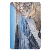 Auf der Klippe über dem eingefrorenen Fluss missis Magnet (Vertikal)