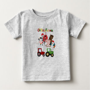 Auf der landwirtschaftlichen Barnyard-Farm Niedlic Baby T-shirt