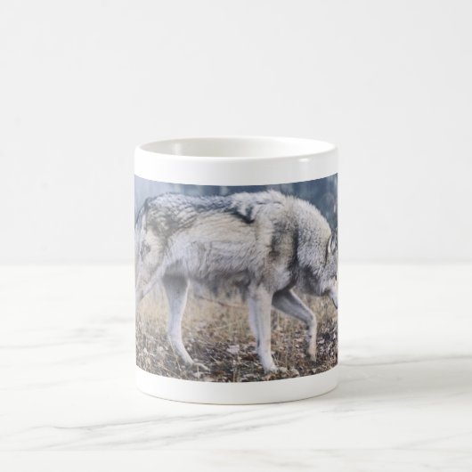 Auf der Prowl-Bauholz-Wolf-Tasse Kaffeetasse (Mittel)