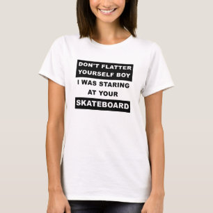 Auf der Skateboard-Funny-Hemd stehen T-Shirt