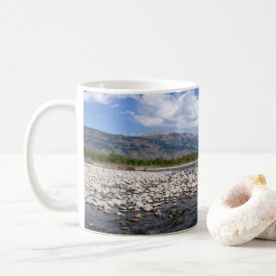 Auf der Snake River II treiben Kaffeetasse