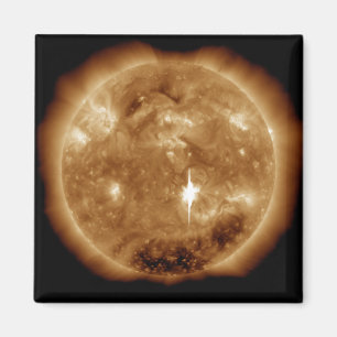 Auf der Sonne bricht eine massive Solarfackel der Magnet