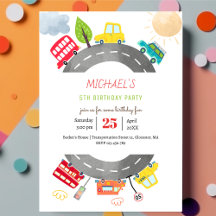 Auf der Straße glückliche Fahrzeuge Junge Geburtst