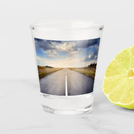 Auf der Straße Schnapsglas