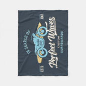 Auf der Suche nach perfektem Wellen-Plakat Fleecedecke (Vorderseite)