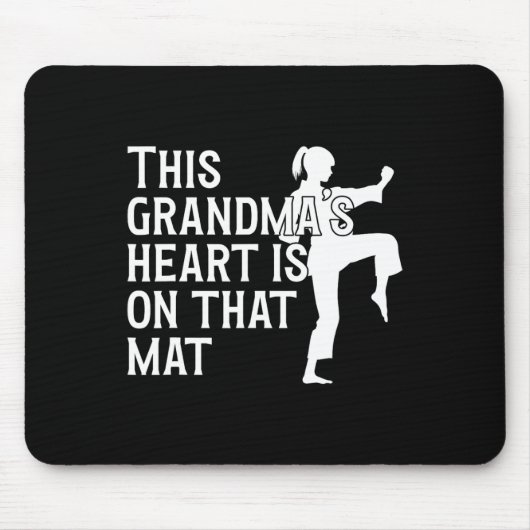 Auf dieser Mat Karate Grandma Proud Karate Grandmo Mousepad (Vorne)
