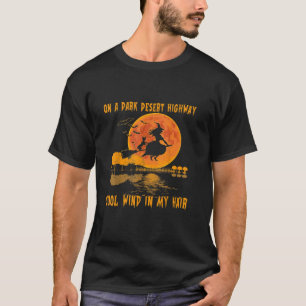 Auf einem dunklen Wüste Highway Cool Wind Hexenkle T-Shirt