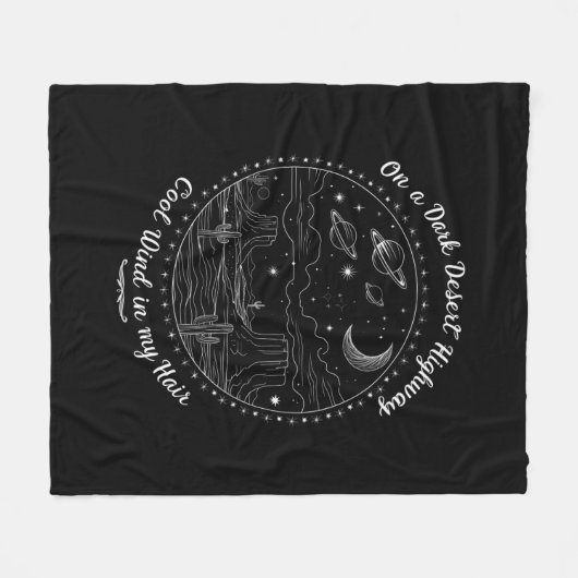 Auf einem dunklen Wüste Highway Travel Mountain Ca Fleecedecke (Vorderseite (Horizontal))