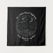 Auf einem dunklen Wüste Highway Travel Mountain Ca Wandteppich (Vorderseite)