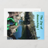 Auf einem Felsweg durch einen Fluss zurückspringen Postkarte (Vorne/Hinten)