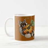 Auf einem Roll Raccoon Pumpkin Herbst Kaffeetasse (Links)