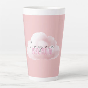 Auf einer rosa Wolke leben Milchtasse