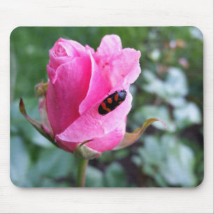 auf einer Rose ruhen Mousepad