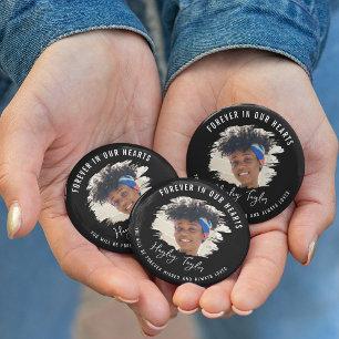 Auf ewig in unseren Herzen Foto mit Bürsteneffek Button
