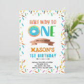 Auf halbem Weg zu einem Party Einladung (Stehend Vorderseite)