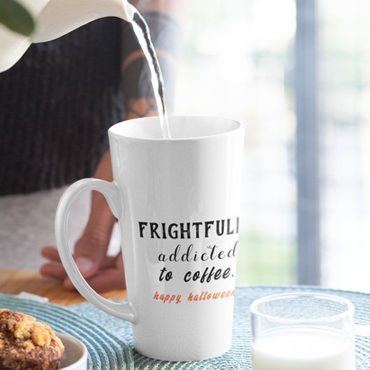 Auf kaffee weißes Halloween Milchtasse