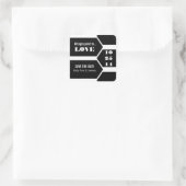 Auf Liebe zeigen Save the Date Aufkleber (Tasche)