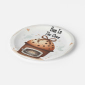 Auf Spaß Retro Boho Kuchen Bun in Oven Baby Dusche Pappteller (Schrägansicht)