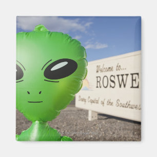 Aufblasbares alien mit Willkommen zu Roswell Magnet