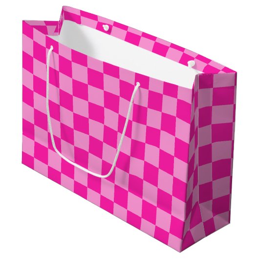 Auffallendes rosa Schachbrettmuster Große Geschenktüte (Vorderseite Schrägansicht)