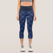 Auffälliges Muster der blauen Formen Capri Leggings (Vorderseite)