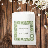 Aufforderung zur Einreichung von grünen spanischen Geschenktütchen