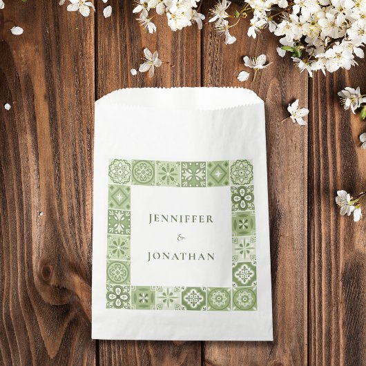 Aufforderung zur Einreichung von grünen spanischen Geschenktütchen