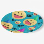 Aufgeregt Happy YAY Emojis in Party Hats Holiday P Pappteller (Schrägansicht)