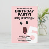 Aufgeregt zum Geburtstag Einladung (Stehend Vorderseite)