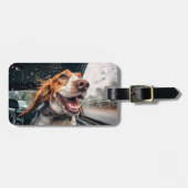 Aufgeregter Hund auf Rainy Car Ride Art Print Gepäckanhänger (Vorderseite horizontal)