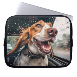 Aufgeregter Hund auf Rainy Car Ride Art Print Laptopschutzhülle