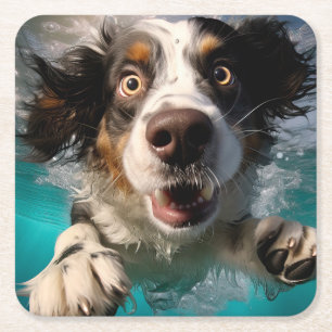 Aufgeregter Hund Schwimmt Unterwasser Design Rechteckiger Pappuntersetzer