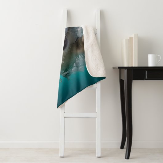 Aufgeregtes Hundeschwimmen unter Wasser Sherpadecke (Beispiel)