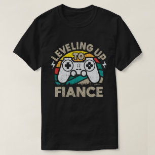 Aufgestiegen zum Verlobten Gamer Frisch Verlobtes  T-Shirt