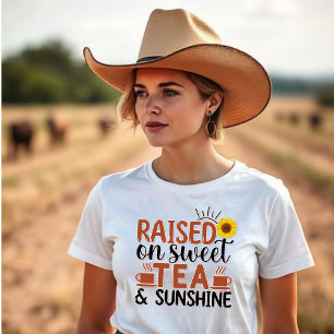 Aufgewachsen auf Sweet Tea & Sunshine - Sonnenblum T-Shirt