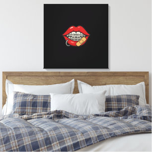 Aufkleber für Cartoon mit Klammern und Piercings Leinwanddruck